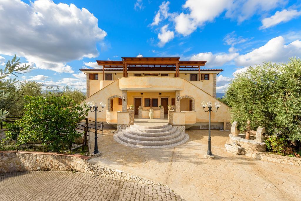 Albergo Il Giardino フォチェ・ヴァラーノ エクステリア 写真