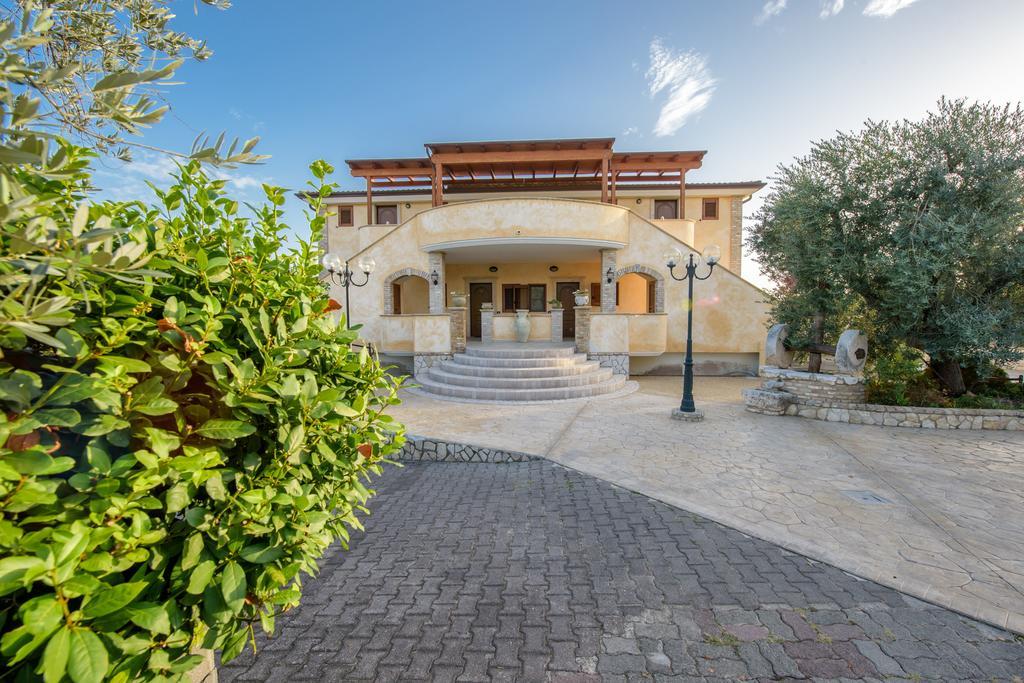 Albergo Il Giardino フォチェ・ヴァラーノ エクステリア 写真